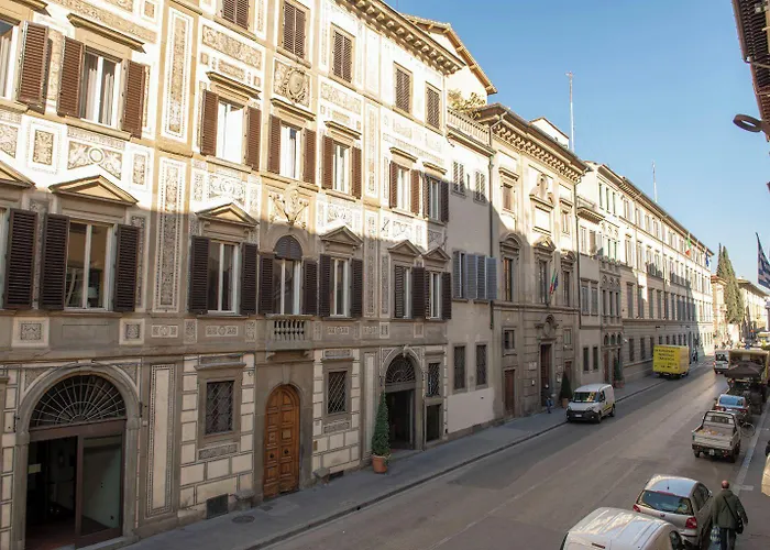 Cavour Rosa By Mamo